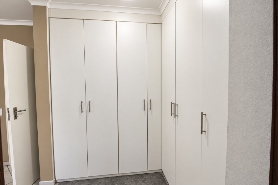 4 Bedroom Property for Sale in Blue Hills Gauteng