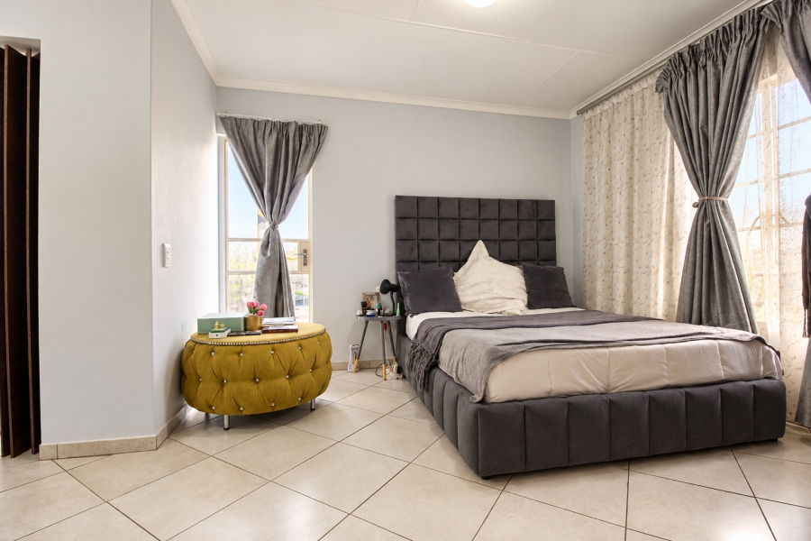 4 Bedroom Property for Sale in Blue Hills Gauteng