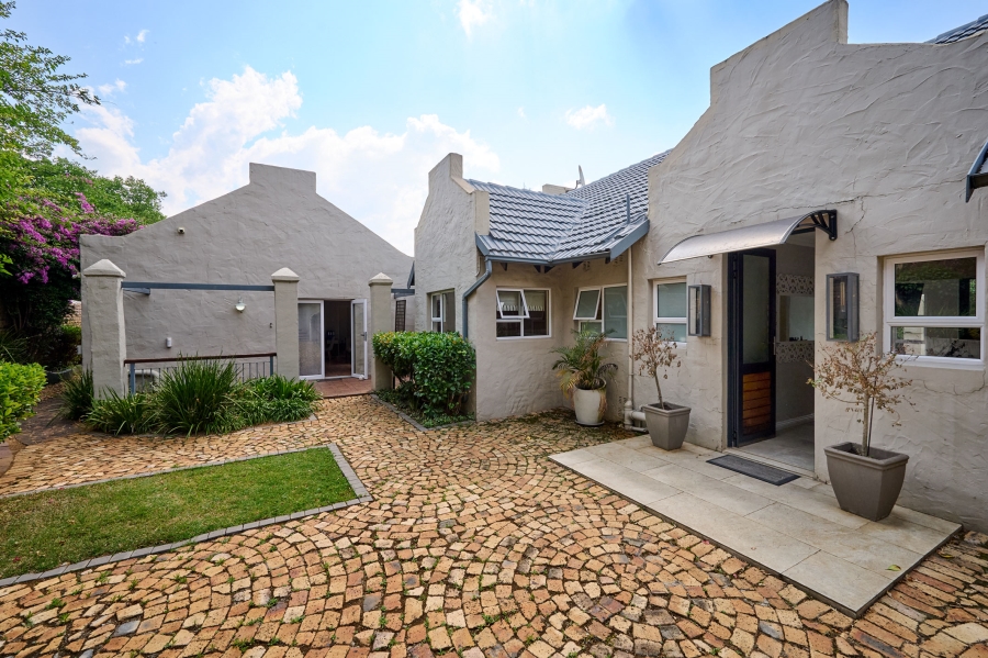 4 Bedroom Property for Sale in Woodmead Gauteng