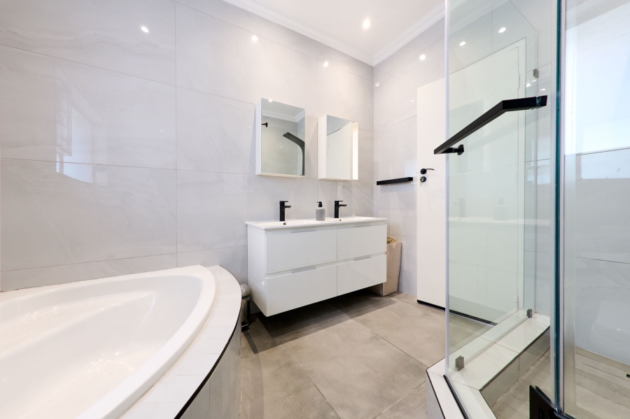4 Bedroom Property for Sale in Woodmead Gauteng