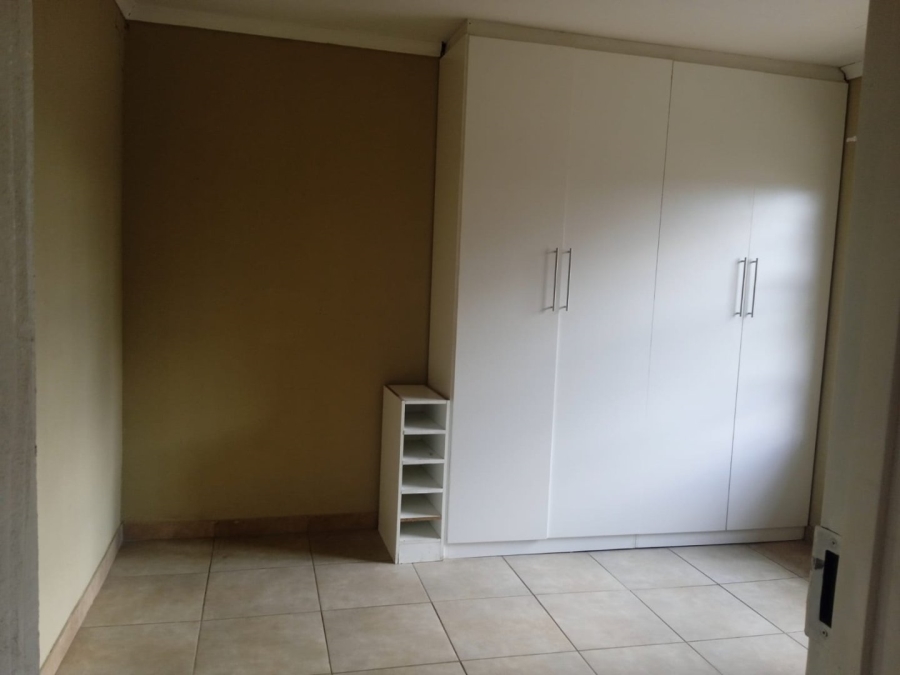 To Let 1 Bedroom Property for Rent in Olifantsfontein Gauteng