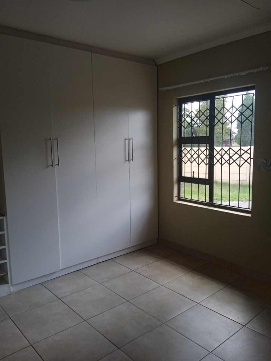 To Let 1 Bedroom Property for Rent in Olifantsfontein Gauteng