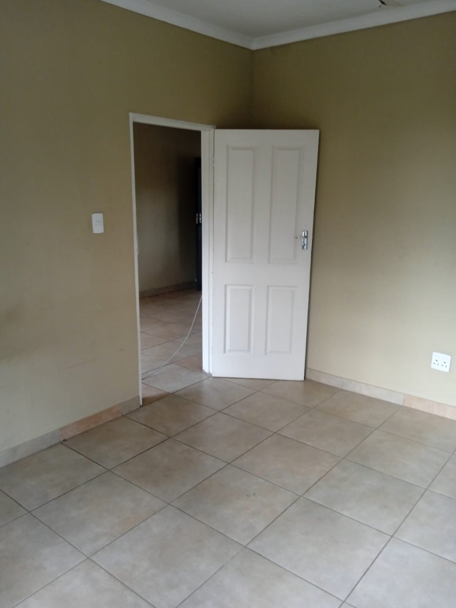 To Let 1 Bedroom Property for Rent in Olifantsfontein Gauteng