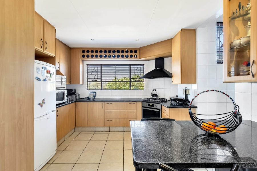 4 Bedroom Property for Sale in Helderkruin Gauteng