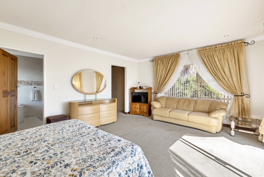 4 Bedroom Property for Sale in Helderkruin Gauteng