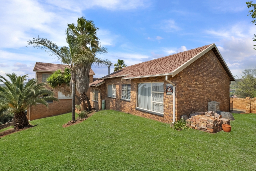 4 Bedroom Property for Sale in Helderkruin Gauteng