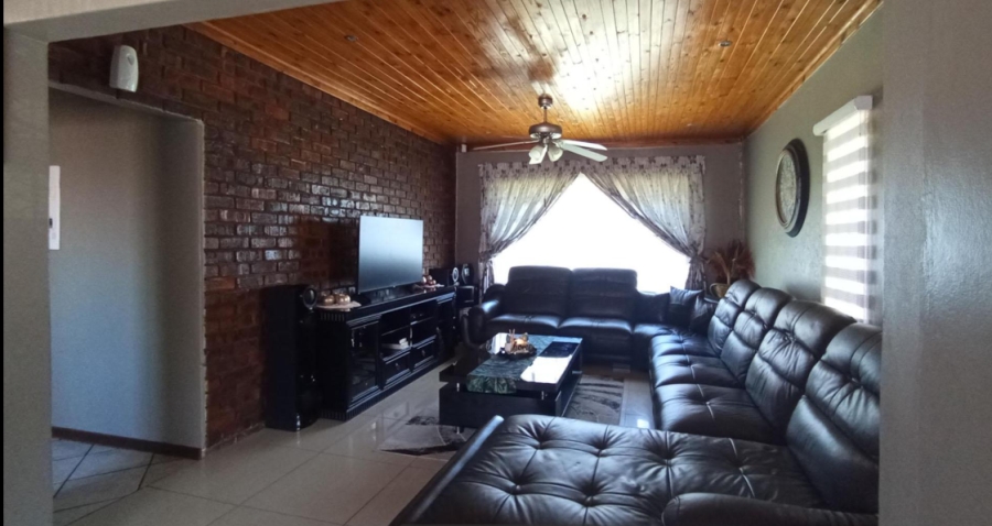 3 Bedroom Property for Sale in Karenpark Gauteng