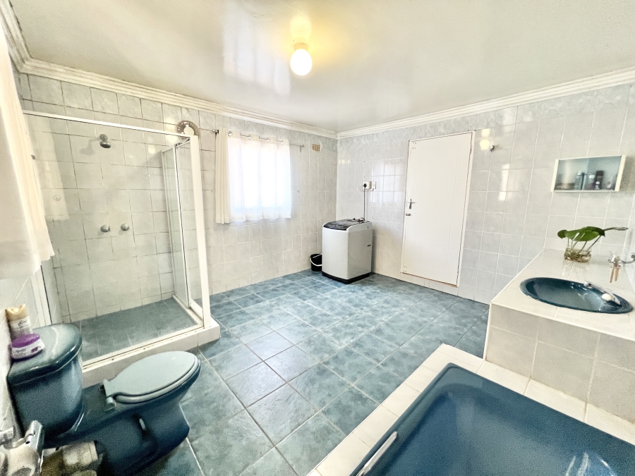 4 Bedroom Property for Sale in Cyrildene Gauteng