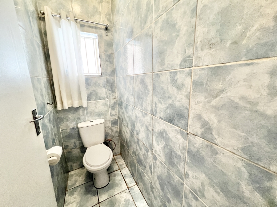 4 Bedroom Property for Sale in Cyrildene Gauteng