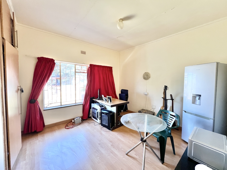 4 Bedroom Property for Sale in Cyrildene Gauteng