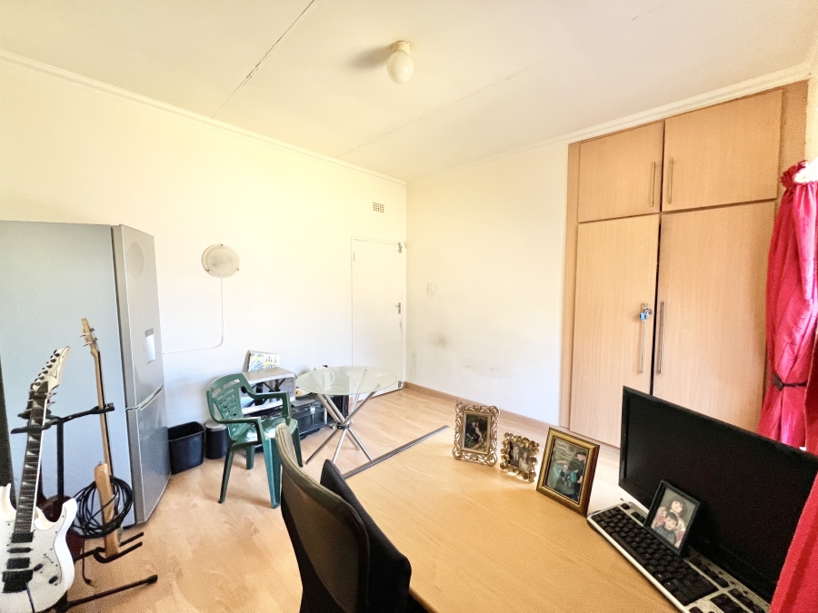 4 Bedroom Property for Sale in Cyrildene Gauteng
