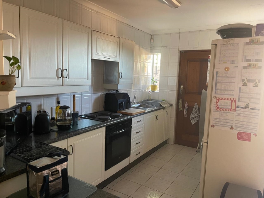 To Let 3 Bedroom Property for Rent in Bassonia Gauteng