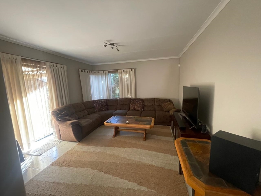 To Let 3 Bedroom Property for Rent in Bassonia Gauteng