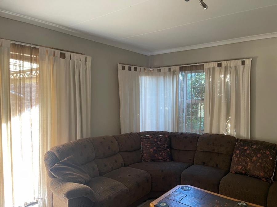 To Let 3 Bedroom Property for Rent in Bassonia Gauteng