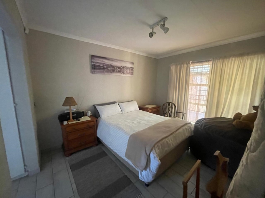 To Let 3 Bedroom Property for Rent in Bassonia Gauteng