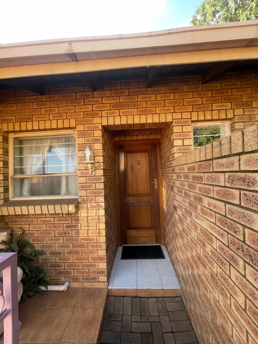 To Let 3 Bedroom Property for Rent in Bassonia Gauteng