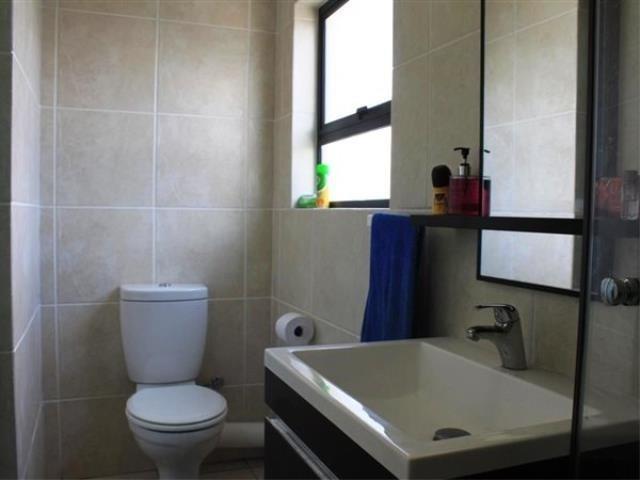 To Let 1 Bedroom Property for Rent in Oakdene Gauteng