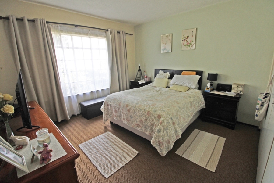 2 Bedroom Property for Sale in Bryanston Gauteng