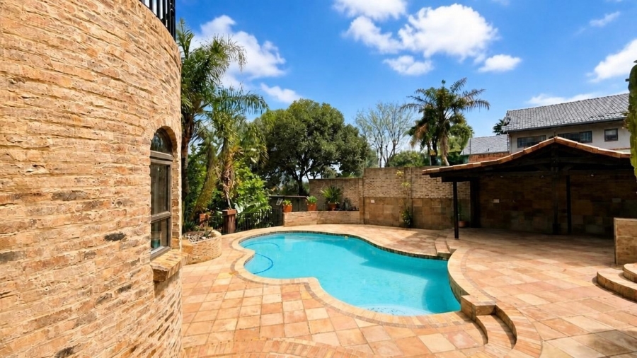 To Let 6 Bedroom Property for Rent in Waterkloof Ridge Gauteng
