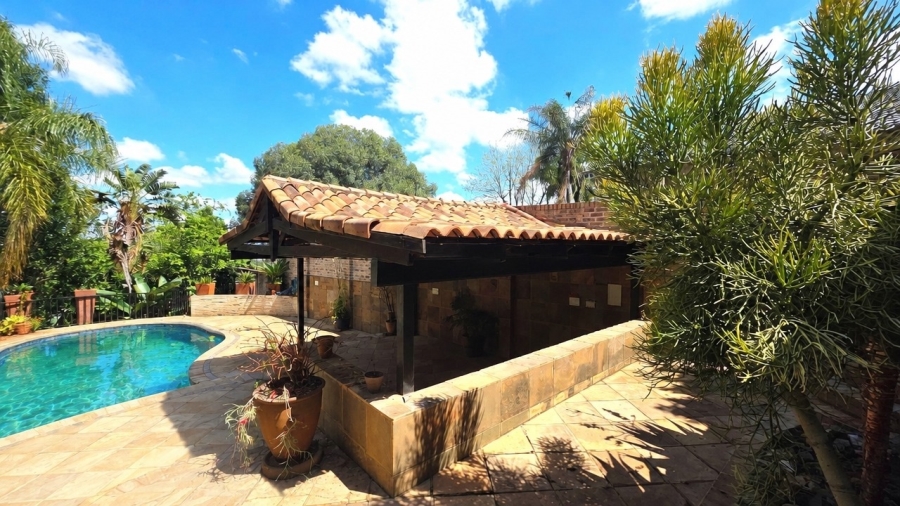 To Let 6 Bedroom Property for Rent in Waterkloof Ridge Gauteng