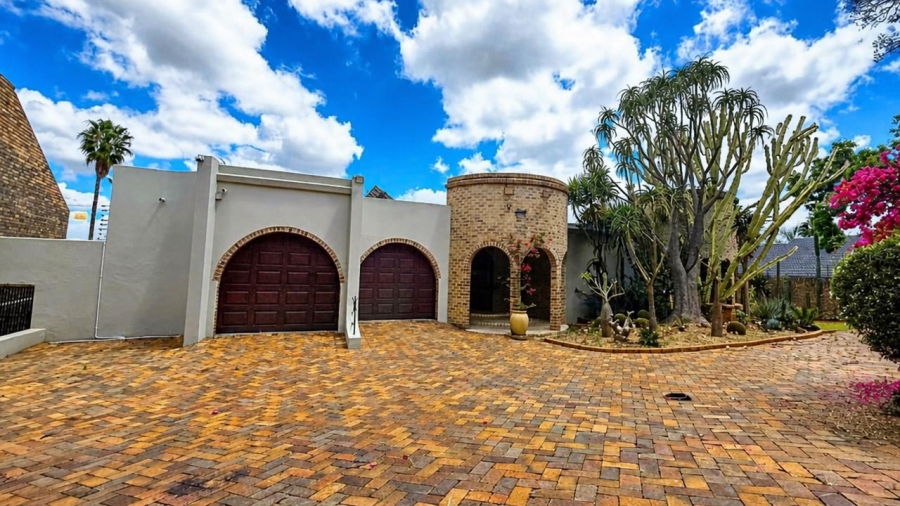To Let 6 Bedroom Property for Rent in Waterkloof Ridge Gauteng