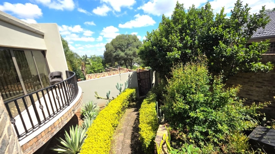 To Let 6 Bedroom Property for Rent in Waterkloof Ridge Gauteng