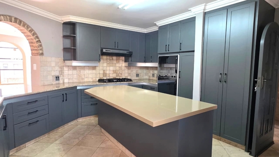 To Let 6 Bedroom Property for Rent in Waterkloof Ridge Gauteng