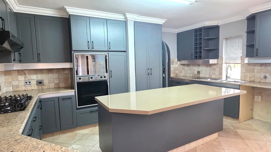 To Let 6 Bedroom Property for Rent in Waterkloof Ridge Gauteng