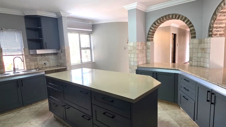 To Let 6 Bedroom Property for Rent in Waterkloof Ridge Gauteng