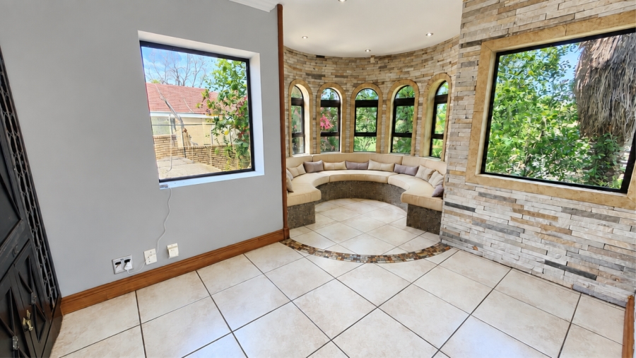 To Let 6 Bedroom Property for Rent in Waterkloof Ridge Gauteng