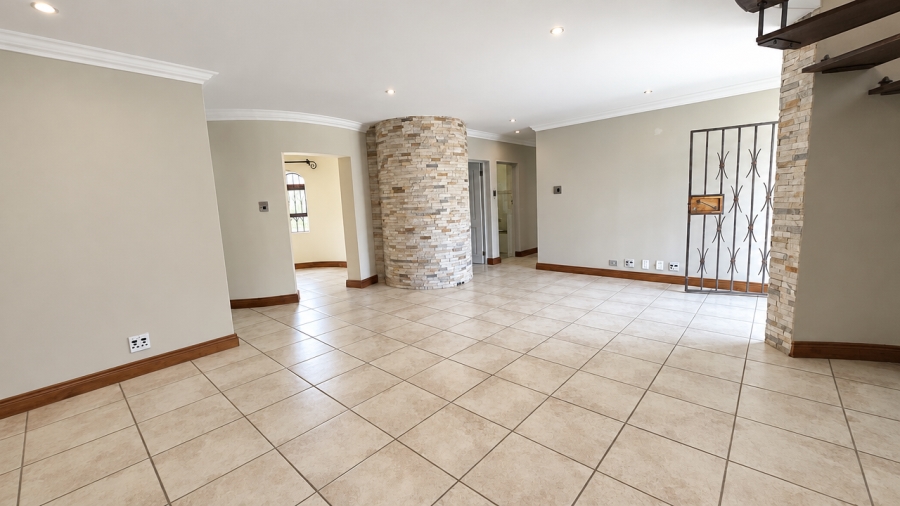 To Let 6 Bedroom Property for Rent in Waterkloof Ridge Gauteng