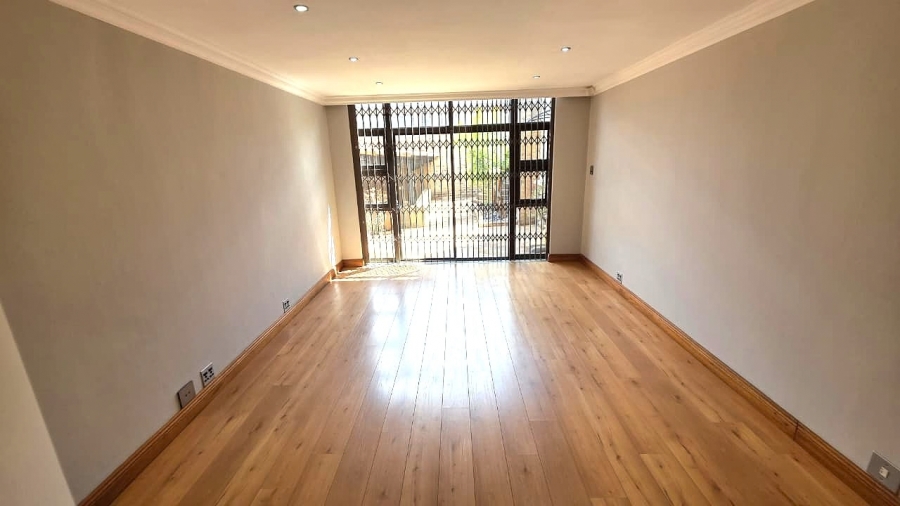 To Let 6 Bedroom Property for Rent in Waterkloof Ridge Gauteng