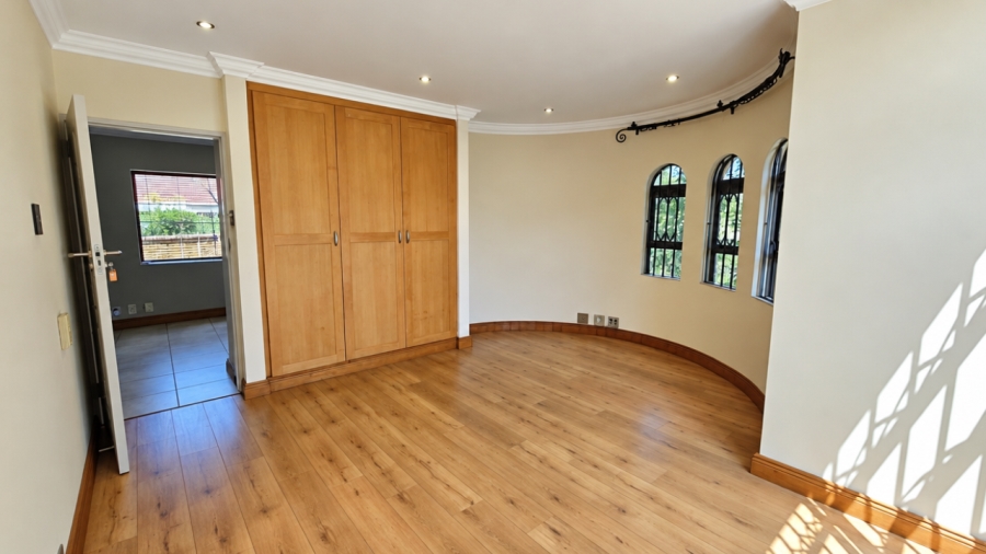 To Let 6 Bedroom Property for Rent in Waterkloof Ridge Gauteng