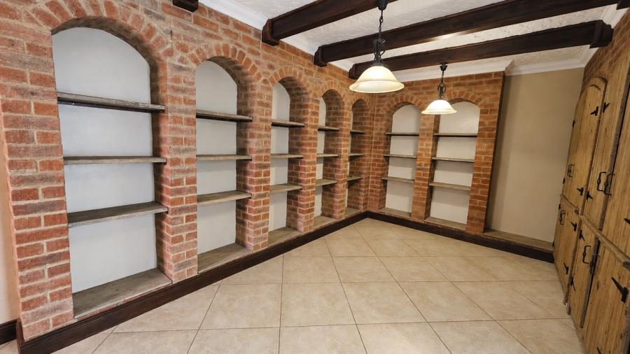 To Let 6 Bedroom Property for Rent in Waterkloof Ridge Gauteng
