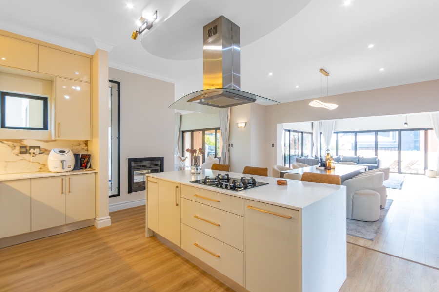 4 Bedroom Property for Sale in Copperleaf Estate Gauteng