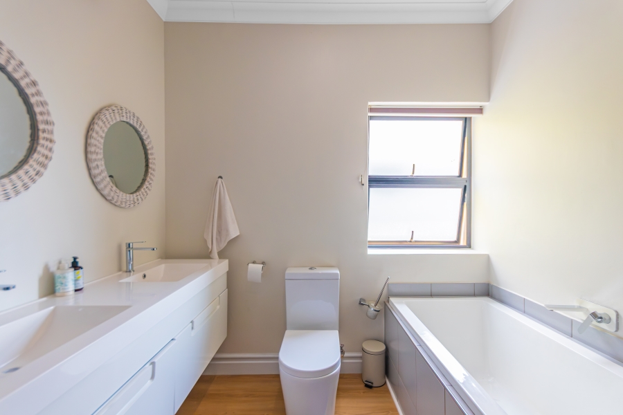 4 Bedroom Property for Sale in Copperleaf Estate Gauteng