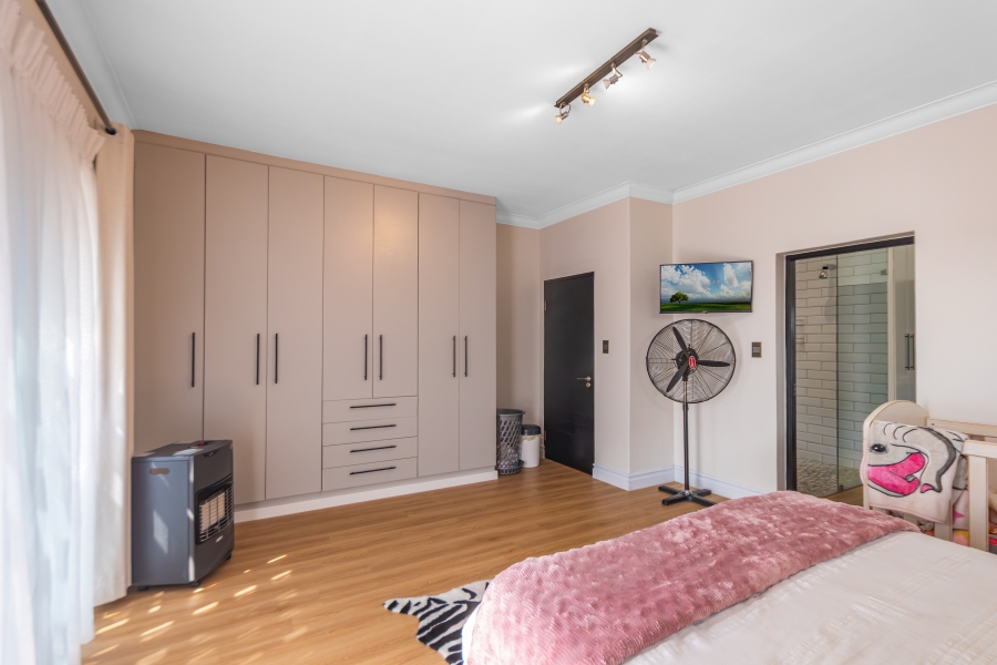 4 Bedroom Property for Sale in Copperleaf Estate Gauteng