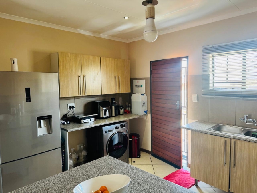 3 Bedroom Property for Sale in Noordwyk Gauteng