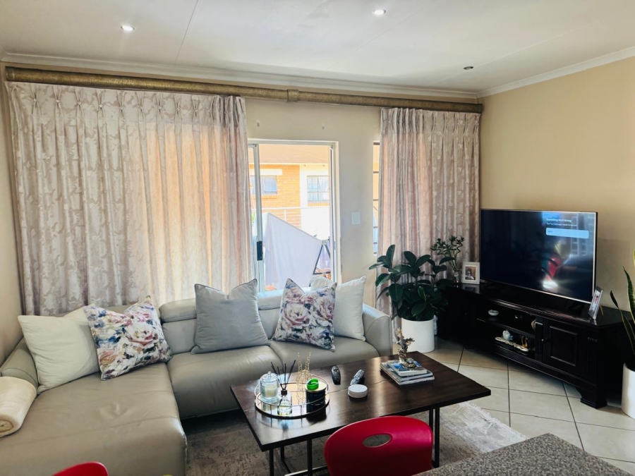 3 Bedroom Property for Sale in Noordwyk Gauteng