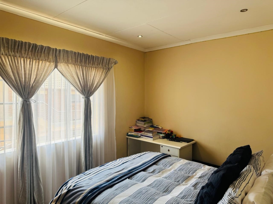 3 Bedroom Property for Sale in Noordwyk Gauteng