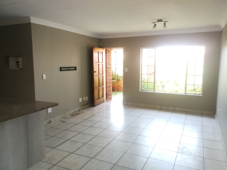 To Let 2 Bedroom Property for Rent in Faerie Glen Gauteng