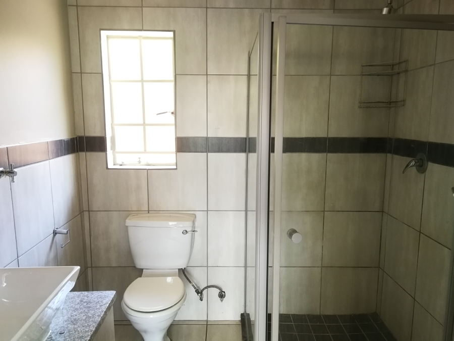 To Let 2 Bedroom Property for Rent in Faerie Glen Gauteng