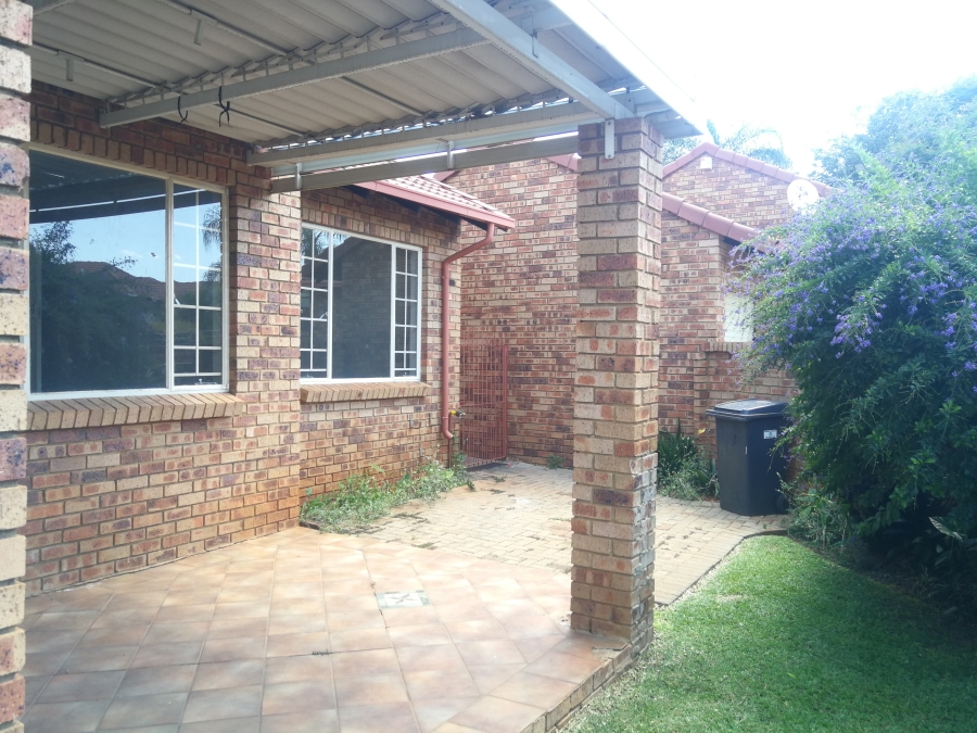 To Let 2 Bedroom Property for Rent in Faerie Glen Gauteng