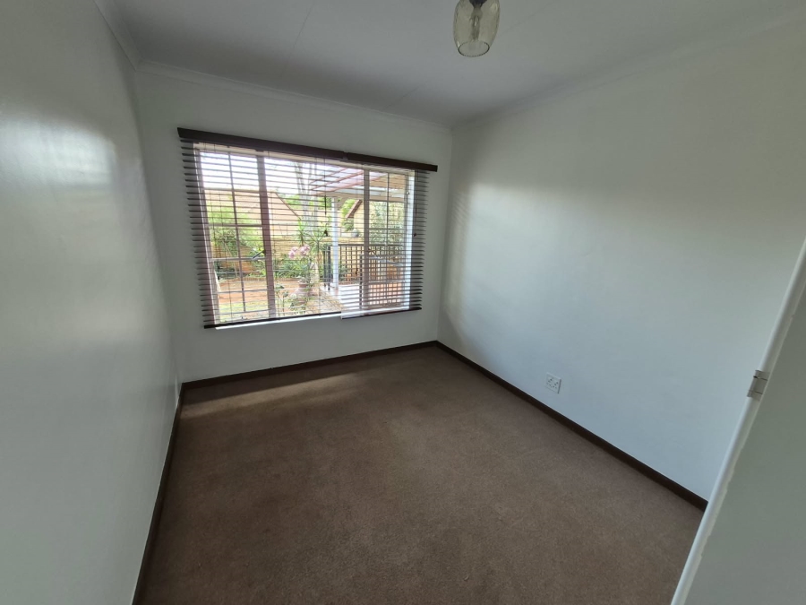To Let 2 Bedroom Property for Rent in Faerie Glen Gauteng