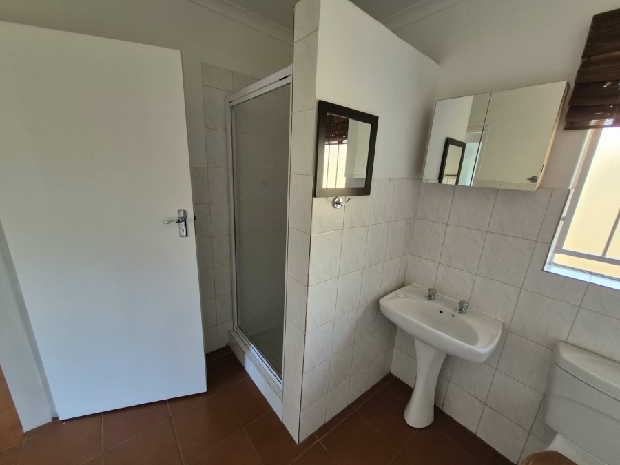 To Let 2 Bedroom Property for Rent in Faerie Glen Gauteng