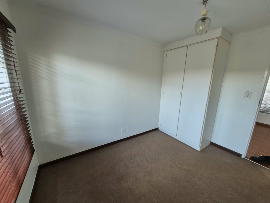 To Let 2 Bedroom Property for Rent in Faerie Glen Gauteng