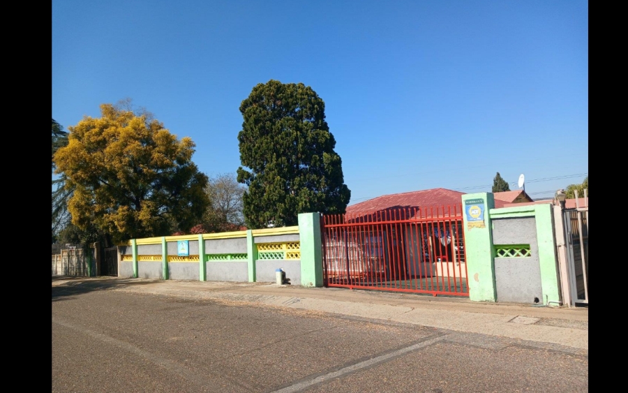 6 Bedroom Property for Sale in Danville Gauteng
