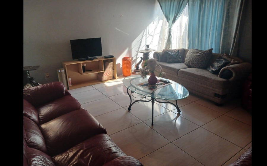 6 Bedroom Property for Sale in Danville Gauteng