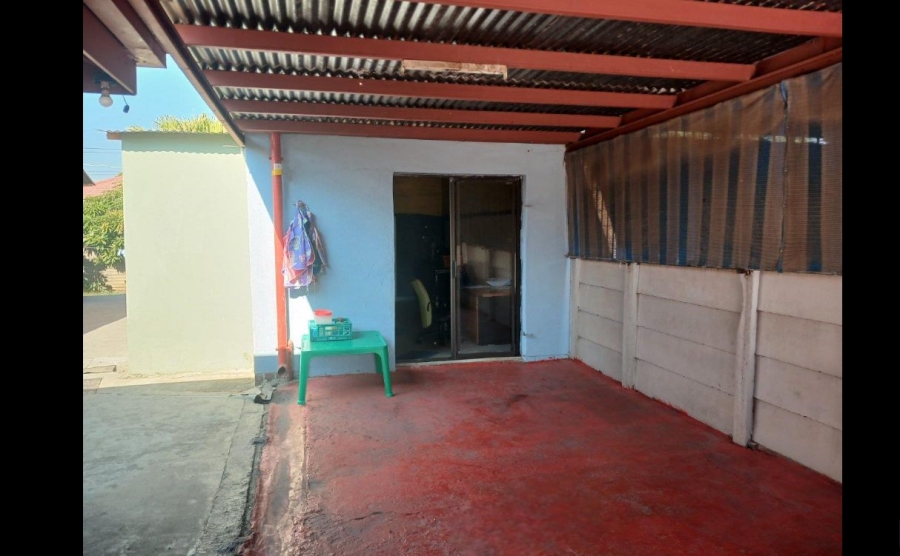 6 Bedroom Property for Sale in Danville Gauteng