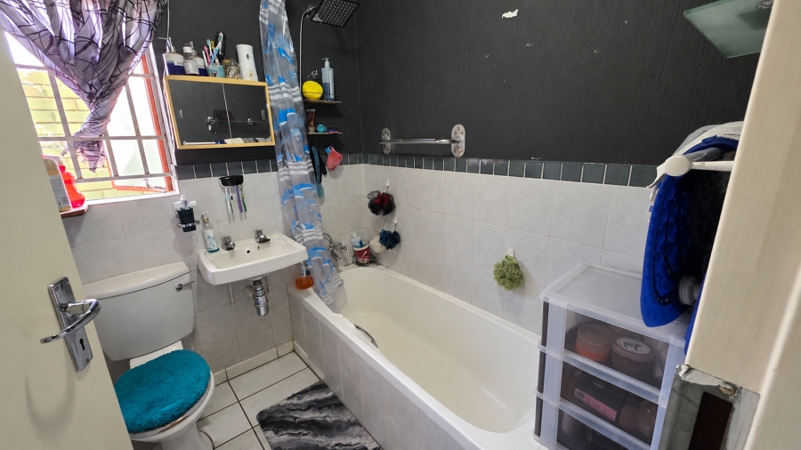 3 Bedroom Property for Sale in Rietfontein Gauteng